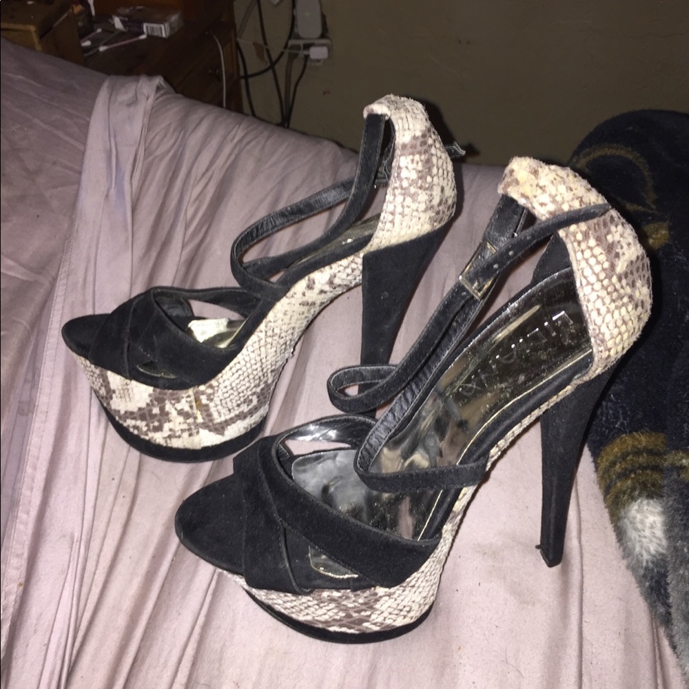 Wimans snakeskin 6" heel